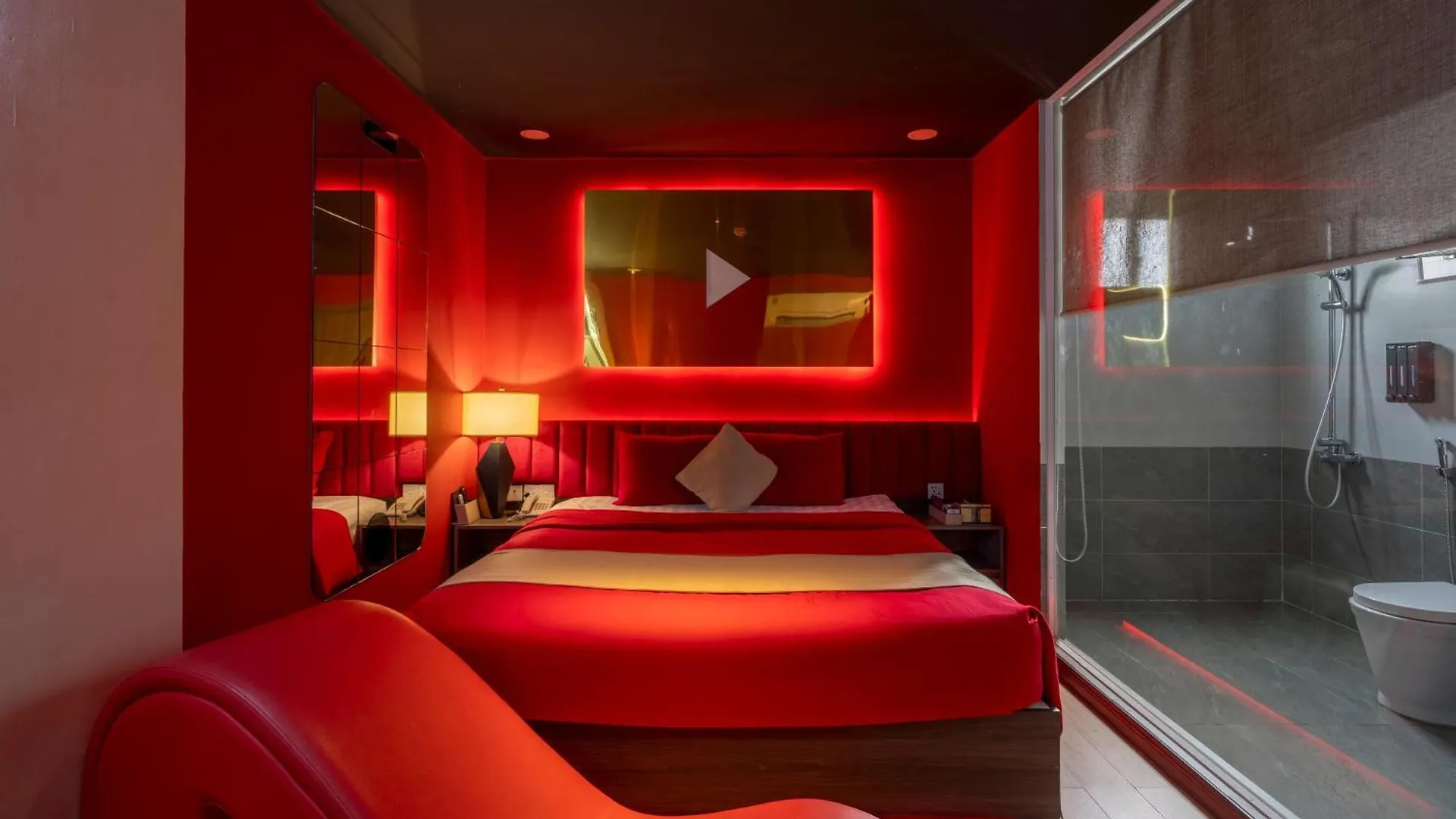 Chiic House Hotel - Khach San Tinh Yeu Nha Trang Vietnam