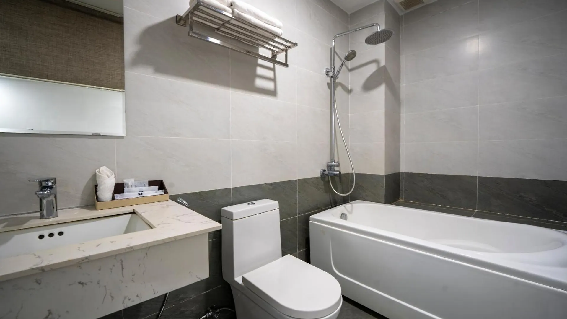 Chiic House Hotel - Khach San Tinh Yeu Nha Trang 0*,  Vietnam